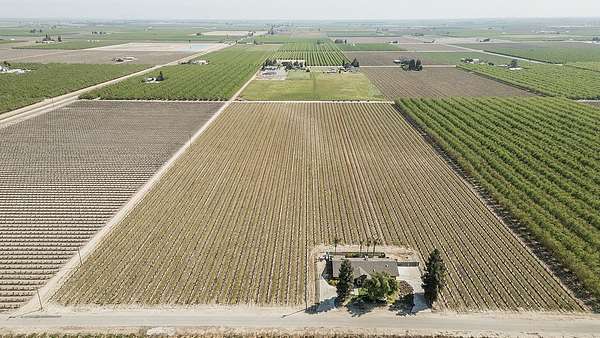20 Acres of Land with Home for Sale in Fresno, California