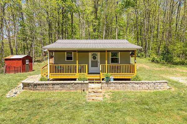 28 Acres of Recreational Land with Home for Sale in Ceres, Virginia