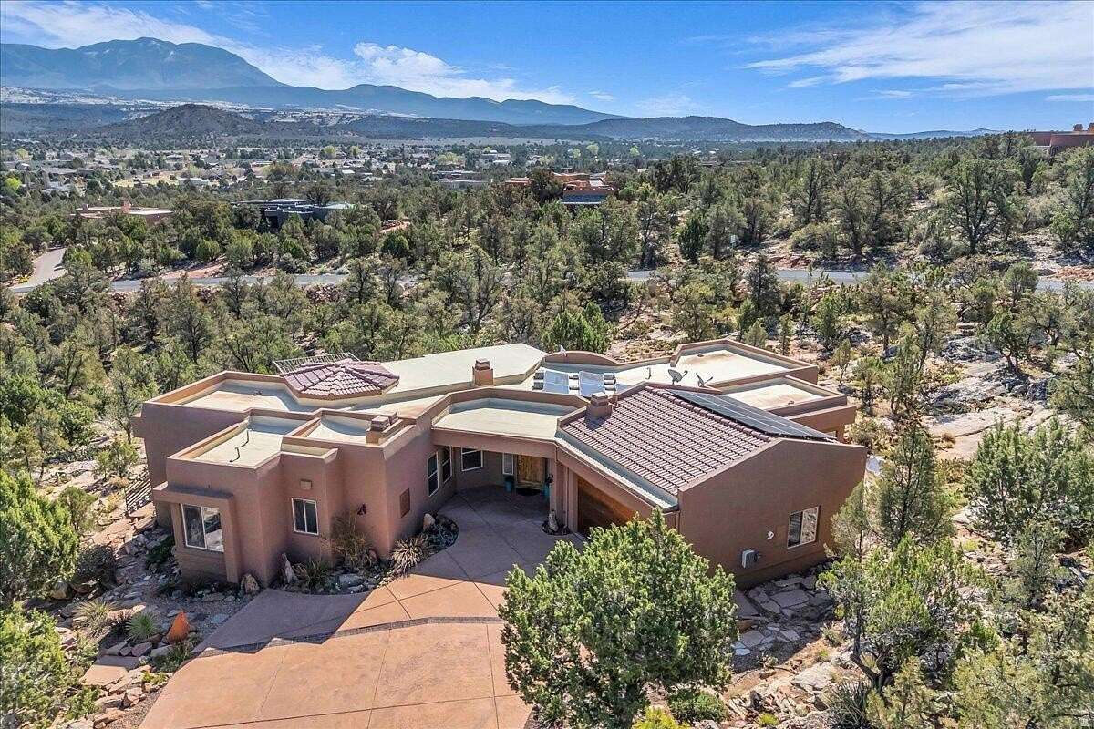 2.18 Acres of Land with Home for Lease in Dammeron Valley, Utah
