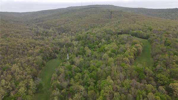 923 Acres of Recreational Land for Sale in Fayetteville, Arkansas