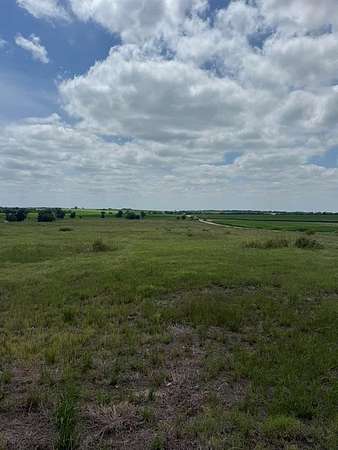 16 Acres of Land for Sale in Lott, Texas
