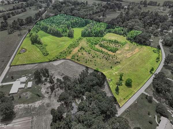 26 Acres of Agricultural & Residential Land for Sale in Springhill, Louisiana