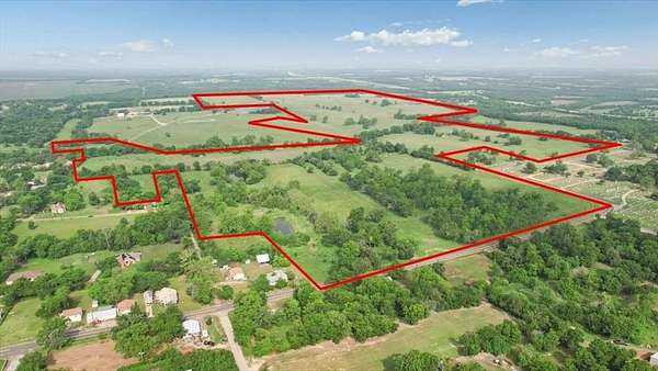229 Acres of Recreational Land for Sale in Honey Grove, Texas