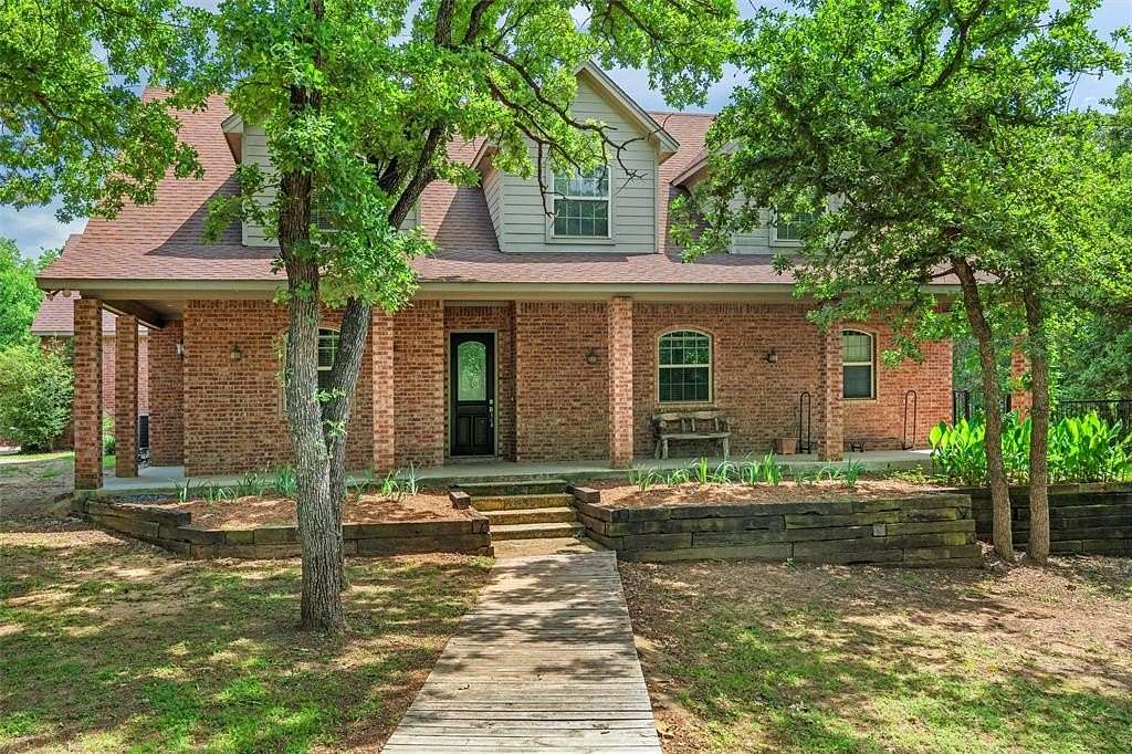 3.13 Acres of Land with Home for Sale in Alvarado, Texas