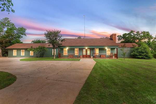 19.7 Acres of Land with Home for Sale in Kaufman, Texas