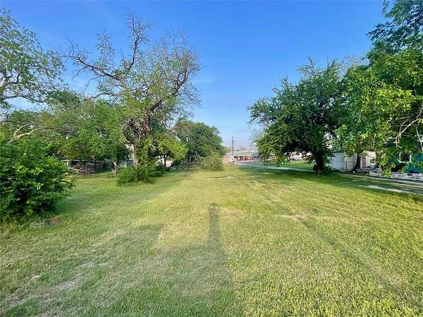 0.25 Acres of Residential Land for Sale in Gainesville, Texas