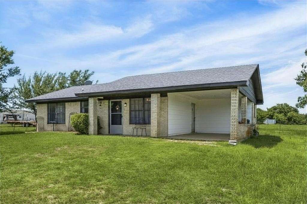 1.66 Acres of Land with Home for Sale in Wills Point, Texas