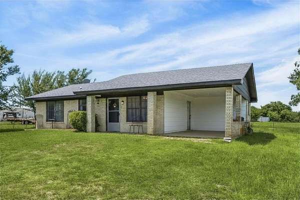 1.66 Acres of Land with Home for Sale in Wills Point, Texas