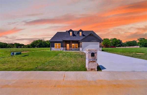 2.5 Acres of Land with Home for Sale in Troup, Texas