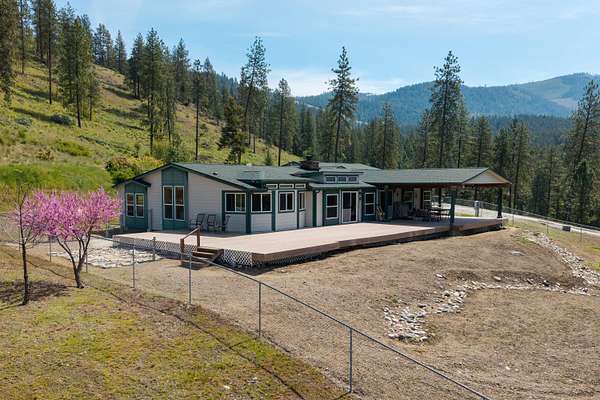 23.3 Acres of Land with Home for Sale in Kettle Falls, Washington