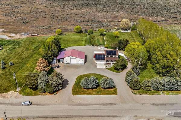 5.49 Acres of Land with Home for Sale in Shoshone, Idaho