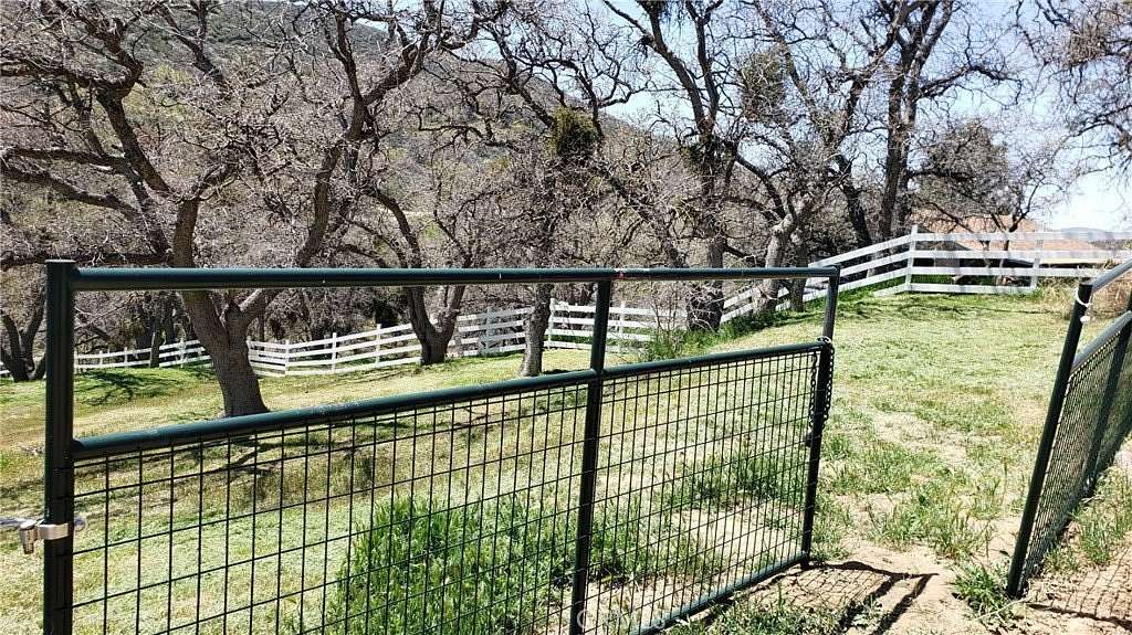 0.34 Acres of Residential Land for Sale in Tehachapi, California