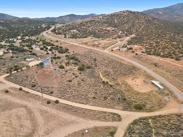 5 Acres of Land for Sale in Tehachapi, California