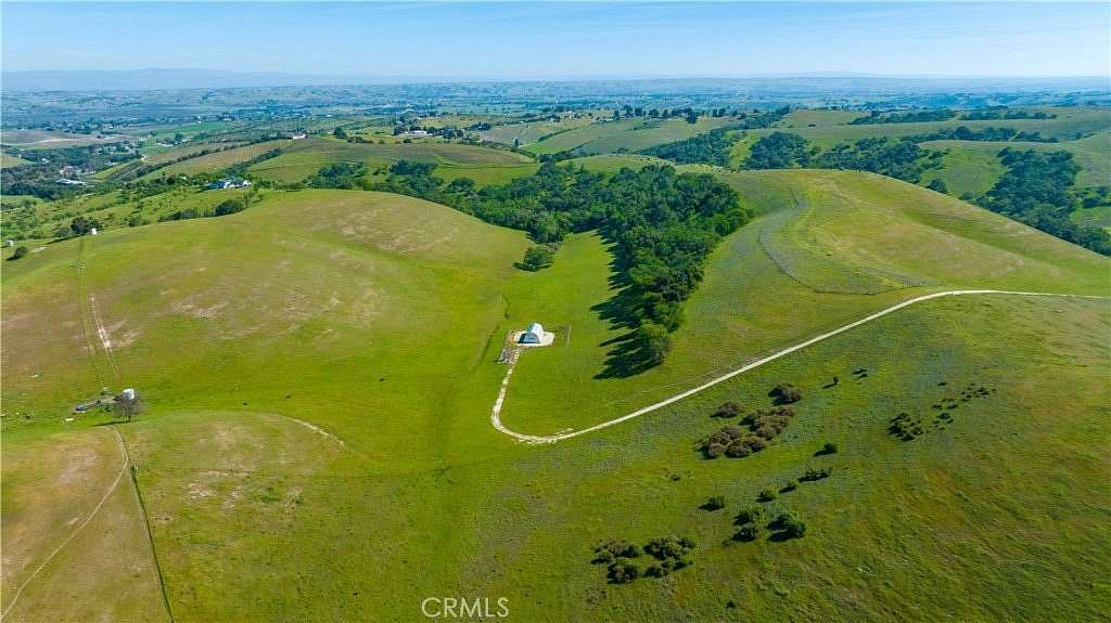 111 Acres of Land with Home for Sale in Templeton, California