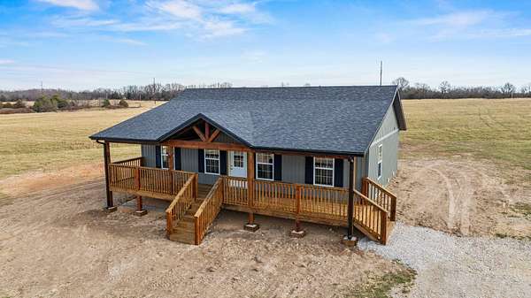 3.1 Acres of Land with Home for Sale in Marshfield, Missouri
