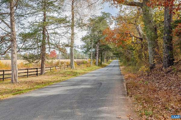 21 Acres of Land with Home for Sale in Scottsville, Virginia