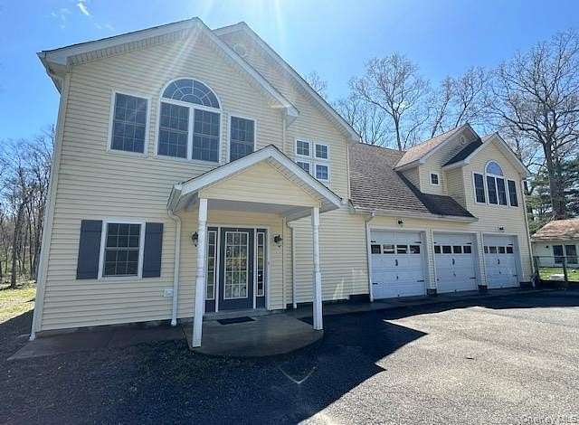 2.2 Acres of Land with Home for Lease in Gardiner, New York