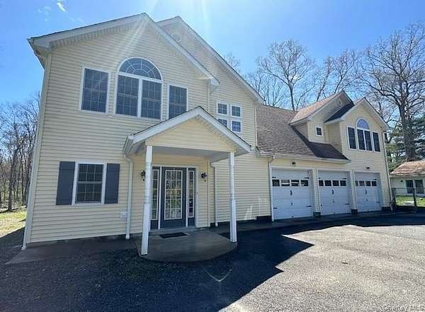 2.2 Acres of Land with Home for Lease in Gardiner, New York