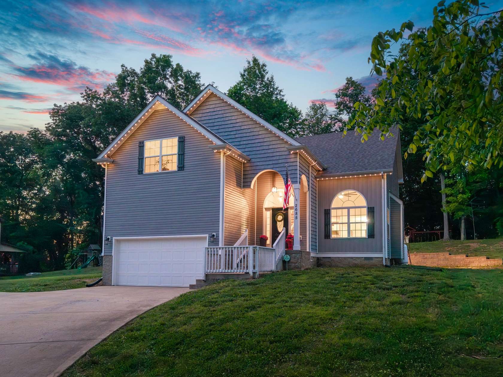 1.62 Acres of Land with Home for Sale in Palmyra, Tennessee