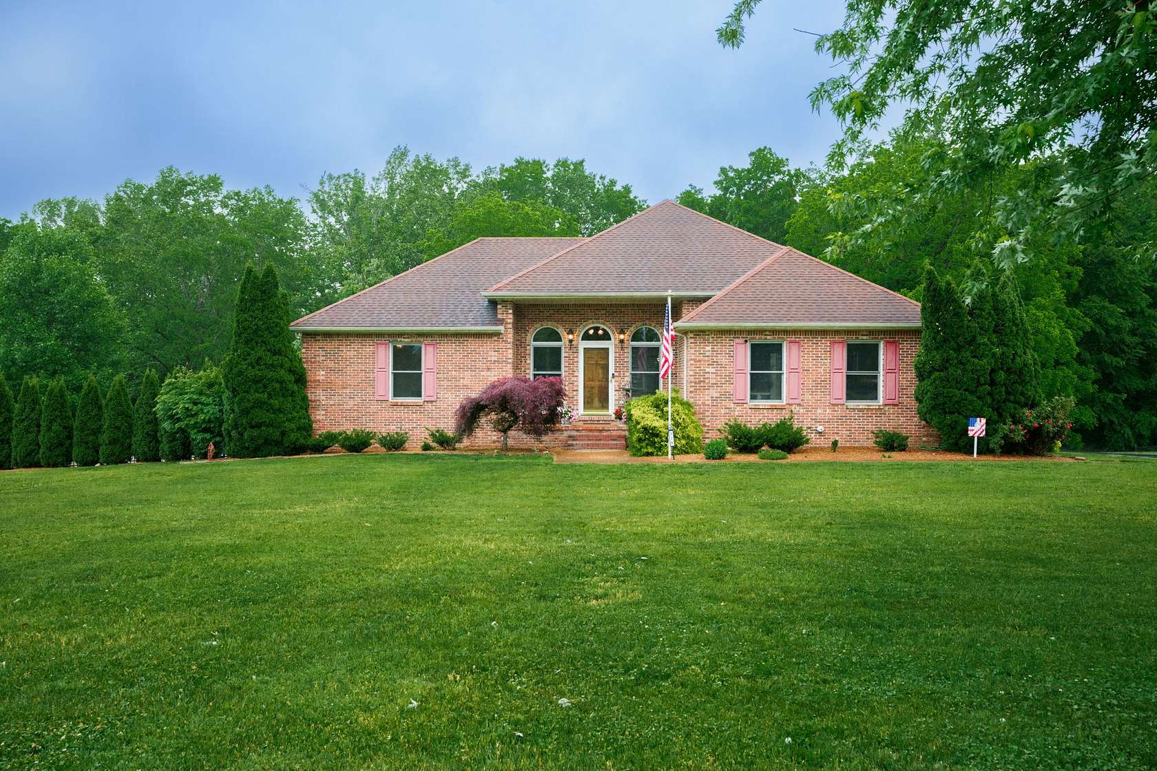 2.43 Acres of Land with Home for Sale in Lafayette, Tennessee