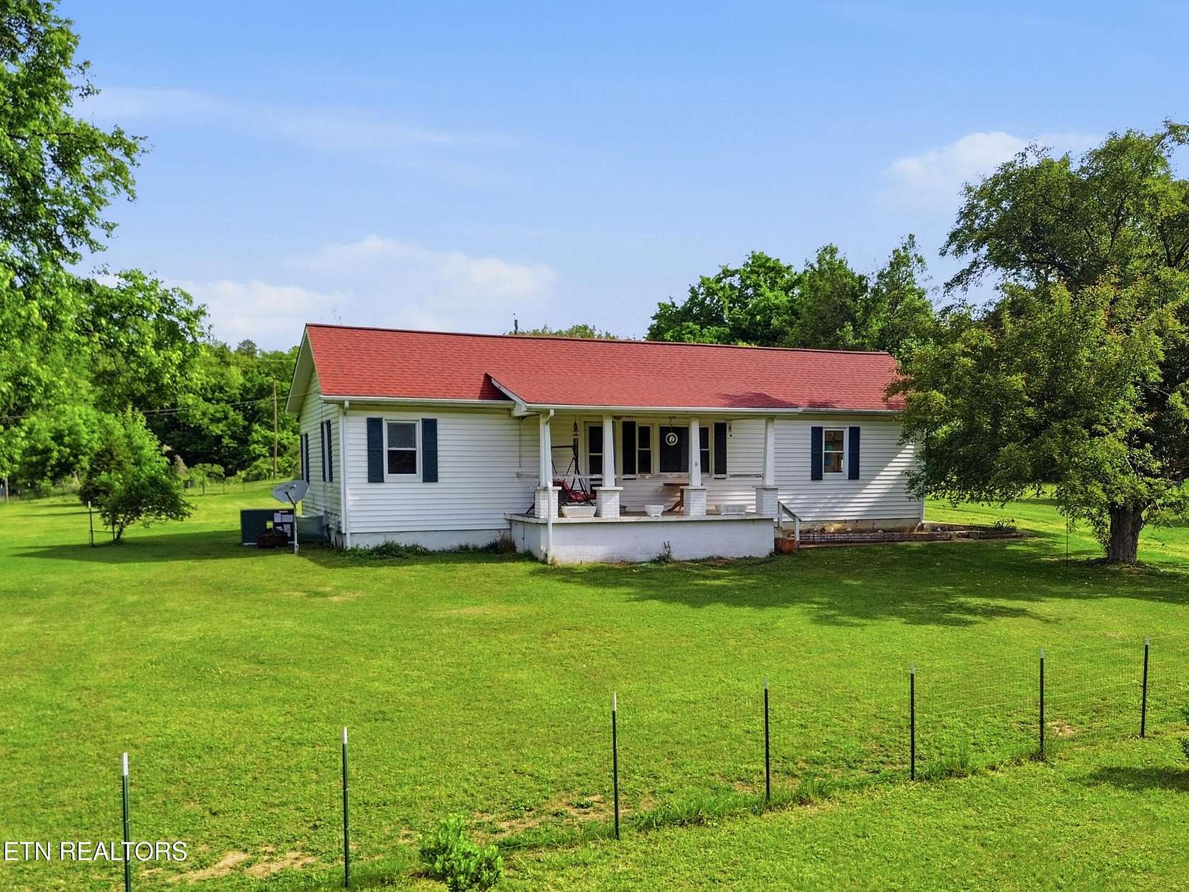 2.28 Acres of Land with Home for Sale in Clinton, Tennessee