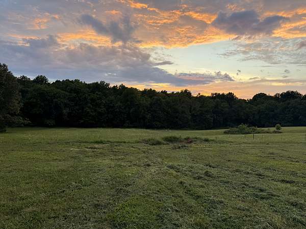 5 Acres of Residential Land for Sale in Portland, Tennessee