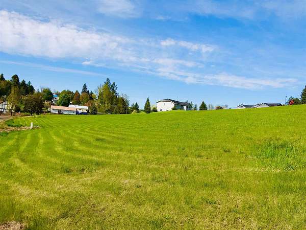0.37 Acres of Residential Land for Sale in Tekoa, Washington