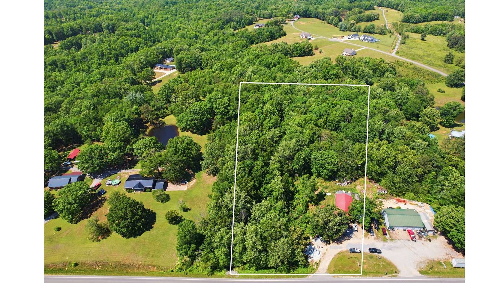 3.64 Acres of Improved Commercial Land for Sale in Centerville, Tennessee