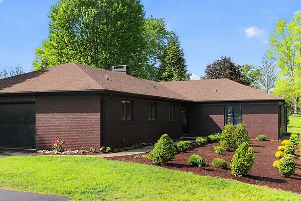 14.3 Acres of Land with Home for Sale in Nicholasville, Kentucky