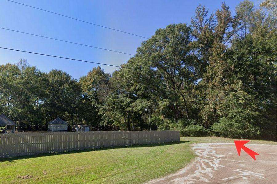 2.2 Acres of Residential Land for Sale in Jackson, Mississippi