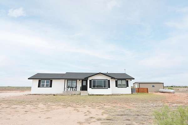 5 Acres of Land with Home for Sale in Seminole, Texas