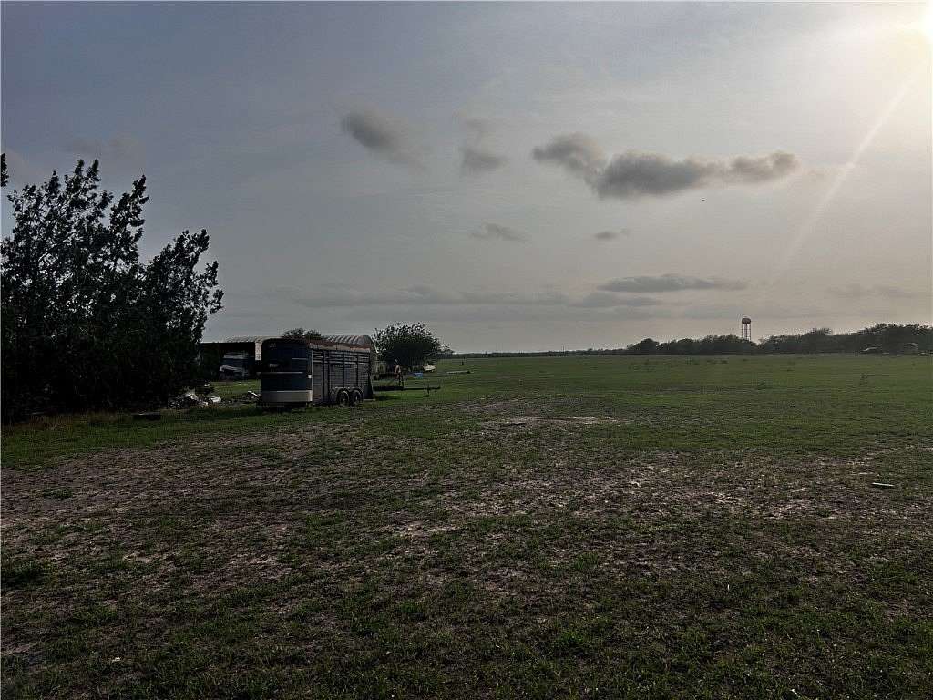 23.5 Acres of Agricultural Land for Sale in Beeville, Texas