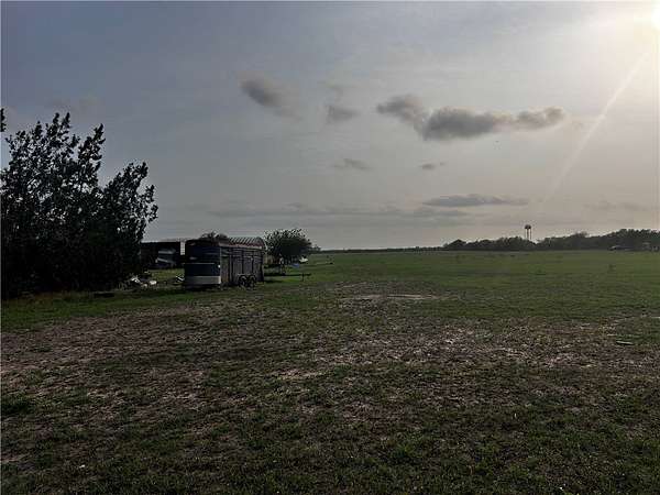 23.5 Acres of Agricultural Land for Sale in Beeville, Texas