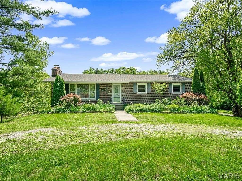 2.2 Acres of Land with Home for Sale in Edwardsville, Illinois