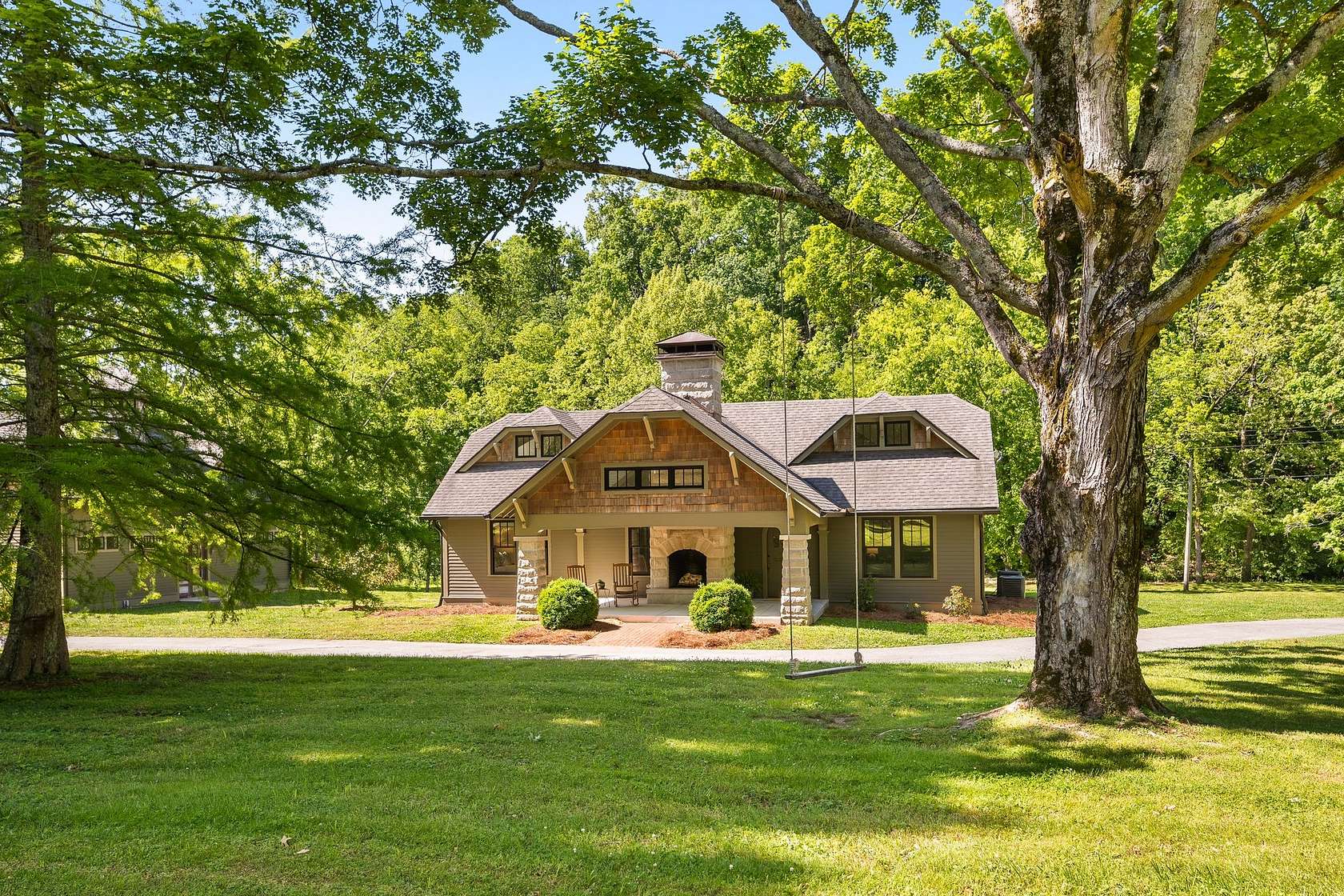 2.17 Acres of Land with Home for Sale in Franklin, Tennessee
