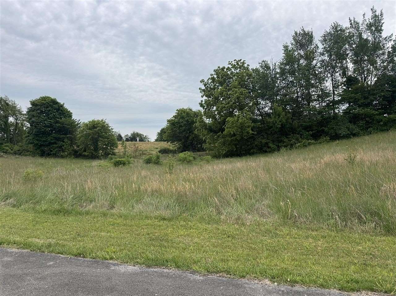 0.91 Acres of Residential Land for Sale in Cave City, Kentucky