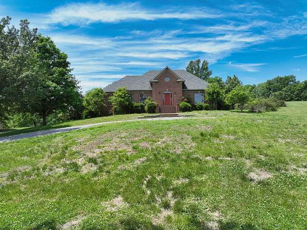 5 Acres of Land with Home for Sale in Hendersonville, Tennessee