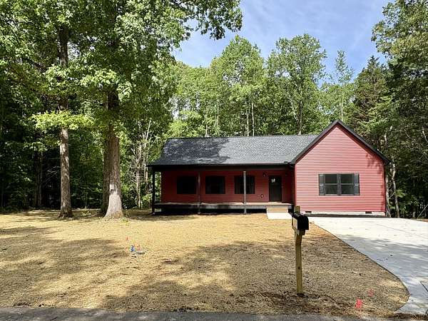 2 Acres of Land with Home for Sale in Dickson, Tennessee