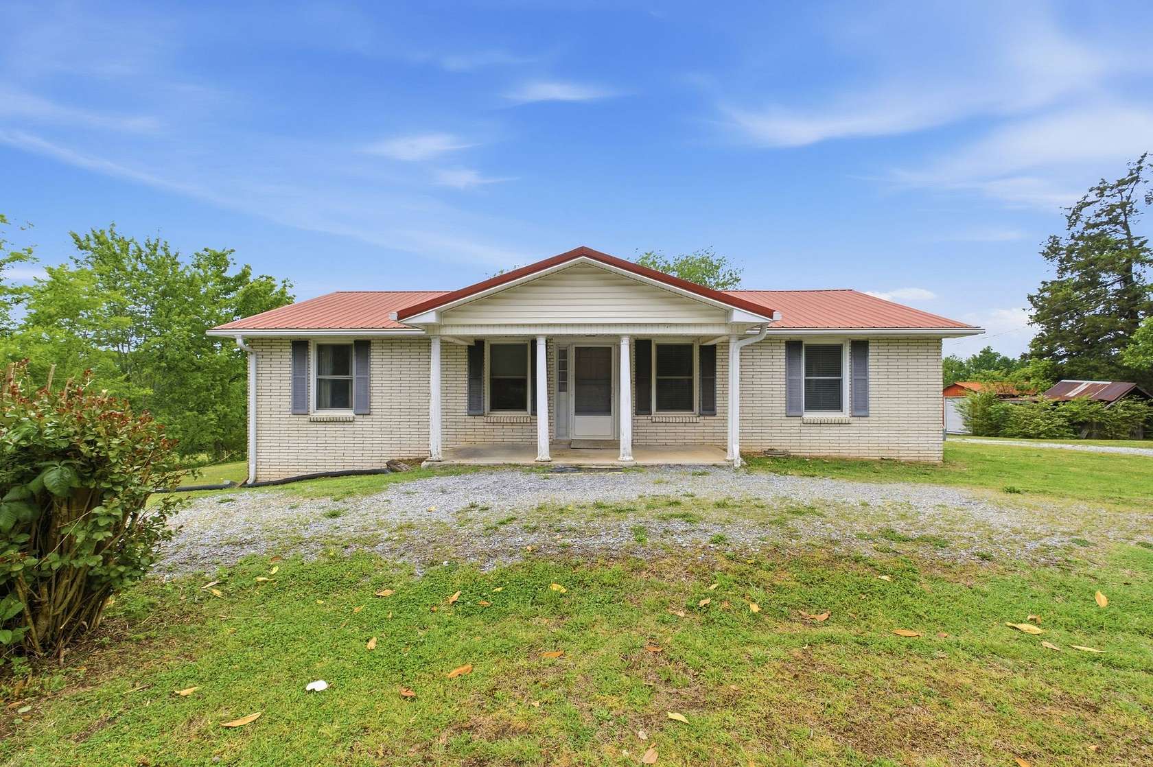 49.9 Acres of Land with Home for Sale in White Bluff, Tennessee