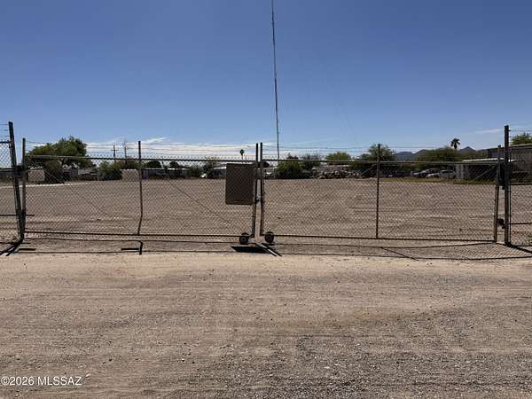 1.89 Acres of Mixed-Use Land for Sale in Tucson, Arizona