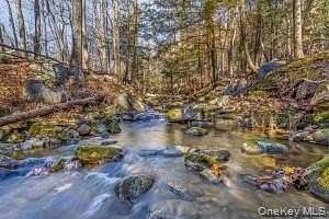 31.4 Acres of Land for Sale in Cragsmoor, New York