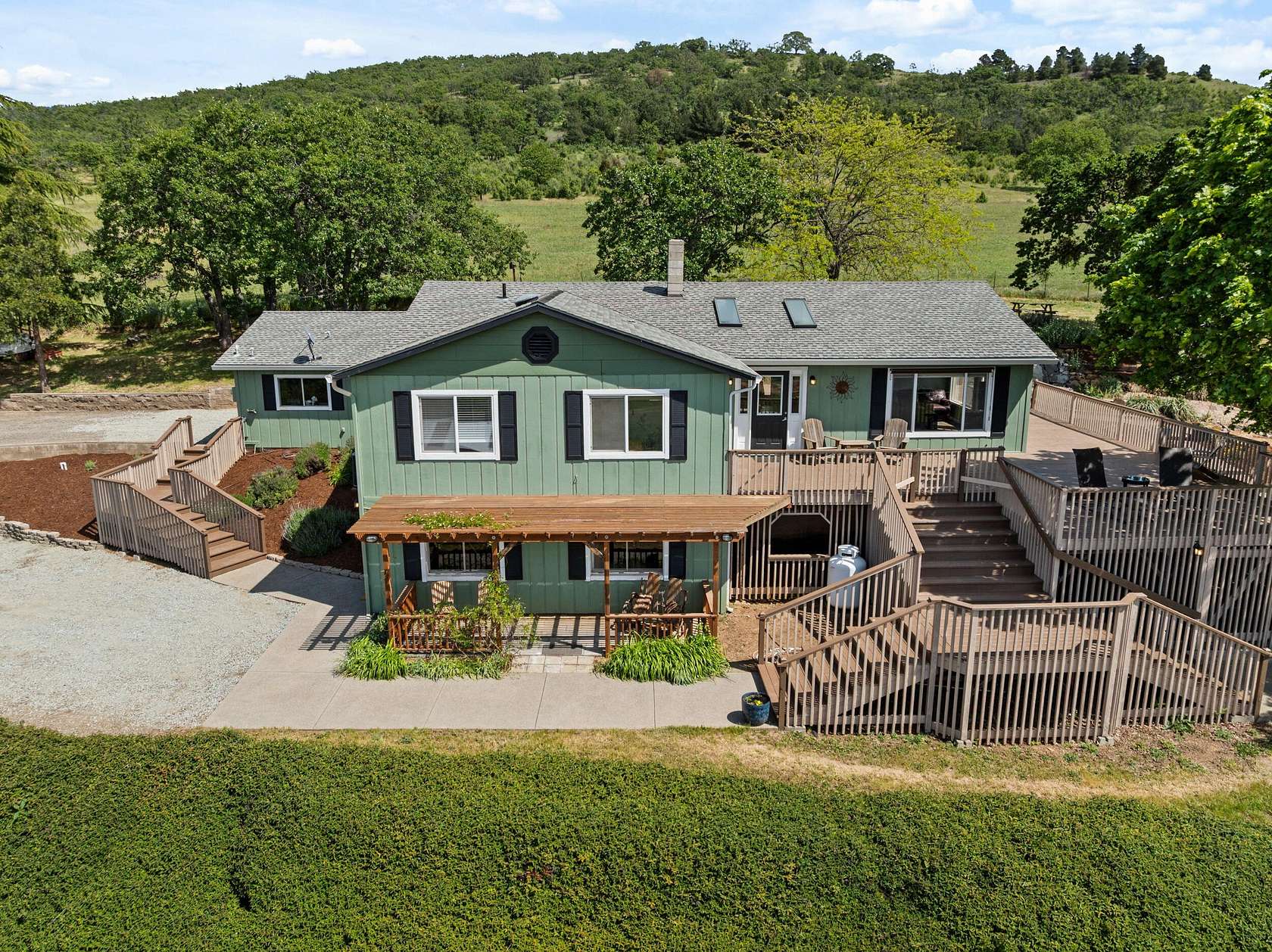 4 Acres of Land with Home for Sale in Ashland, Oregon