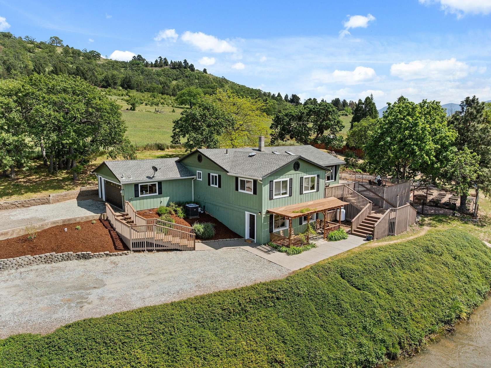 4 Acres of Land with Home for Sale in Ashland, Oregon