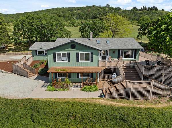 4 Acres of Land with Home for Sale in Ashland, Oregon