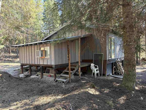 20 Acres of Land with Home for Sale in Colville, Washington