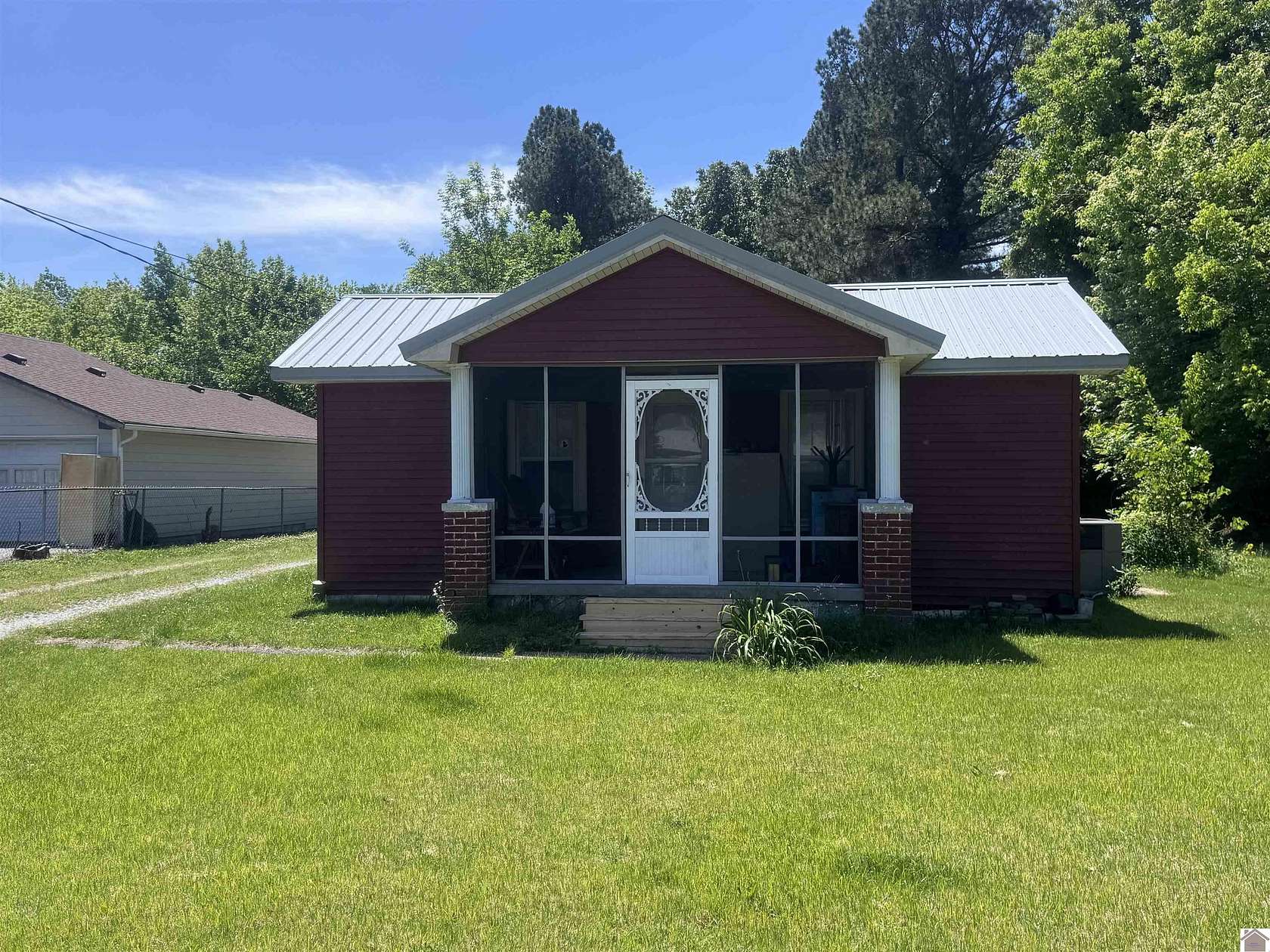 1.65 Acres of Land with Home for Sale in Paducah, Kentucky