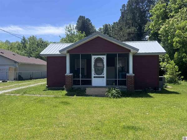 1.65 Acres of Land with Home for Sale in Paducah, Kentucky