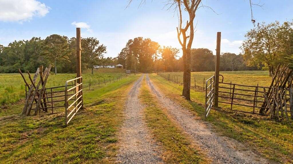 29.5 Acres of Agricultural Land with Home for Sale in Chatsworth, Georgia