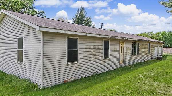 6 Acres of Land with Home for Sale in Lodge, Illinois