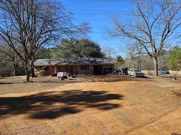 20 Acres of Land with Home for Sale in Rusk, Texas